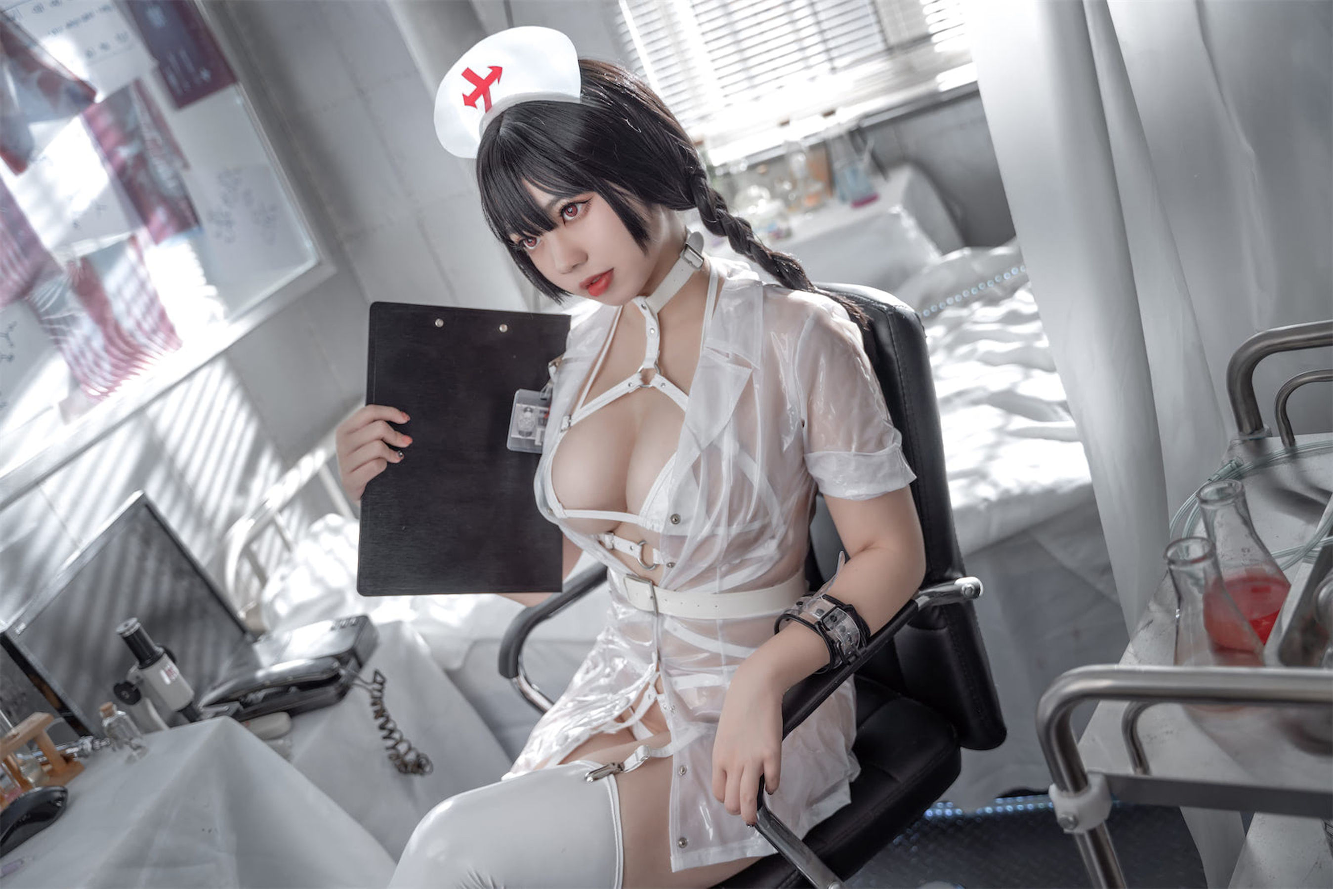 [福利COS] 啊日日_Ganlory - 未来白色护士