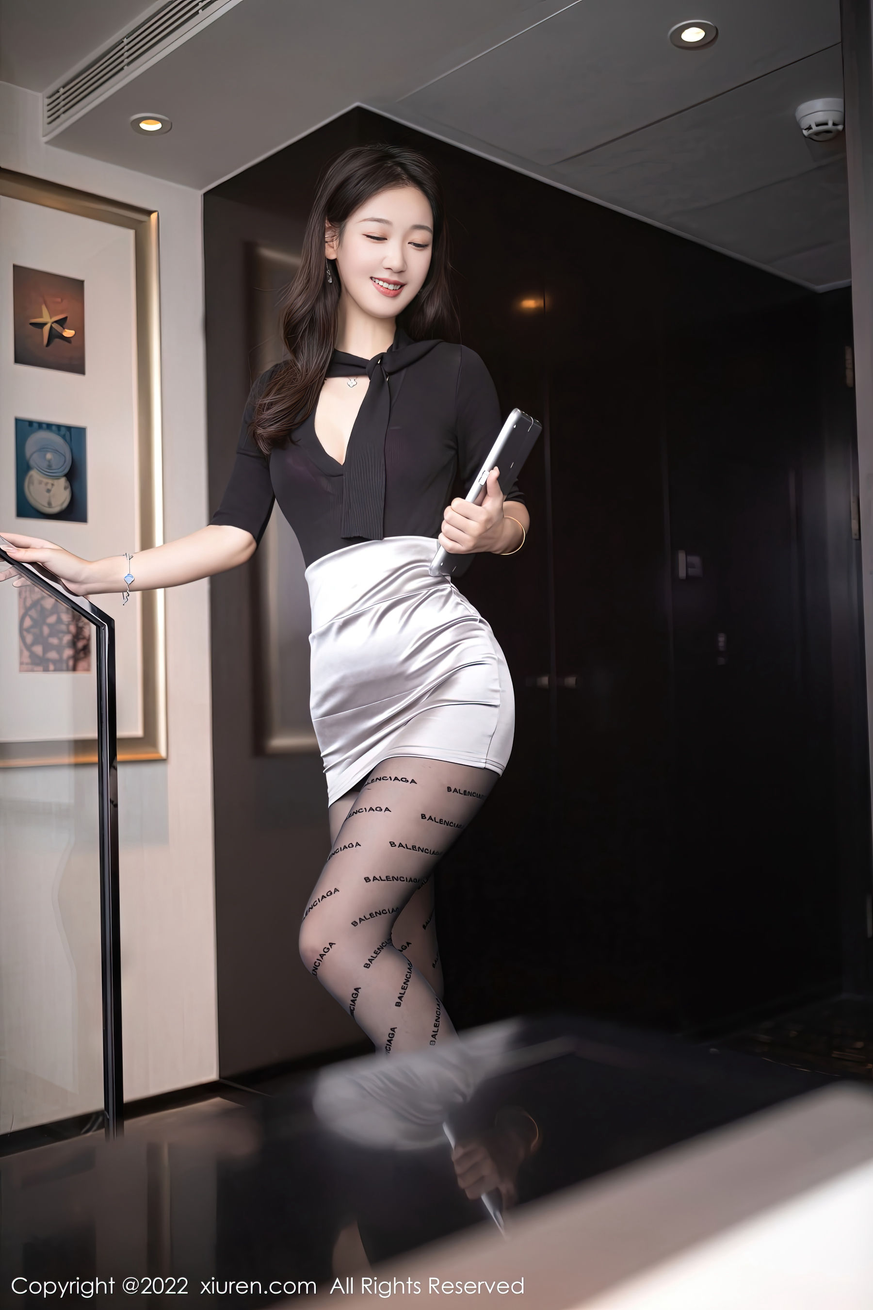 [秀人XiuRen] No.5721 模特唐安琪 - 白色上衣+黑色短裙北京旅拍(20) - 美图131