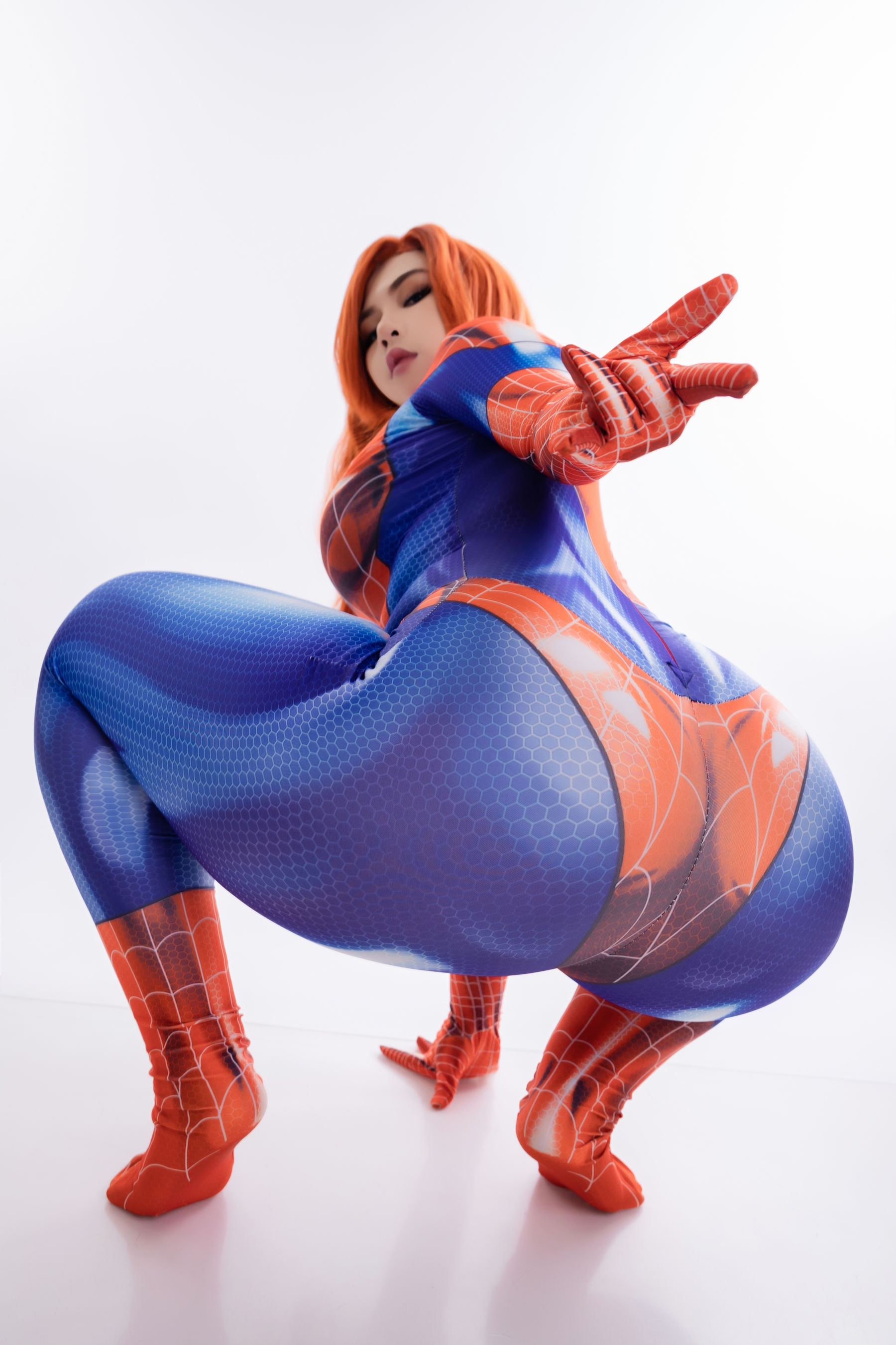 Uy Uy - Mary Jane Spider Man suit